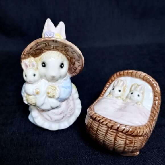 OCI Salt and Pepper Shakers White Mom Mama Bunny Rabbit w/ Baby Bunny Rabbits - Picture 1 of 7
